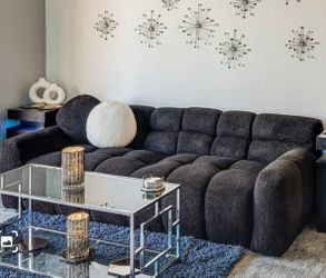 New Couch , Palm Springs 🌴 