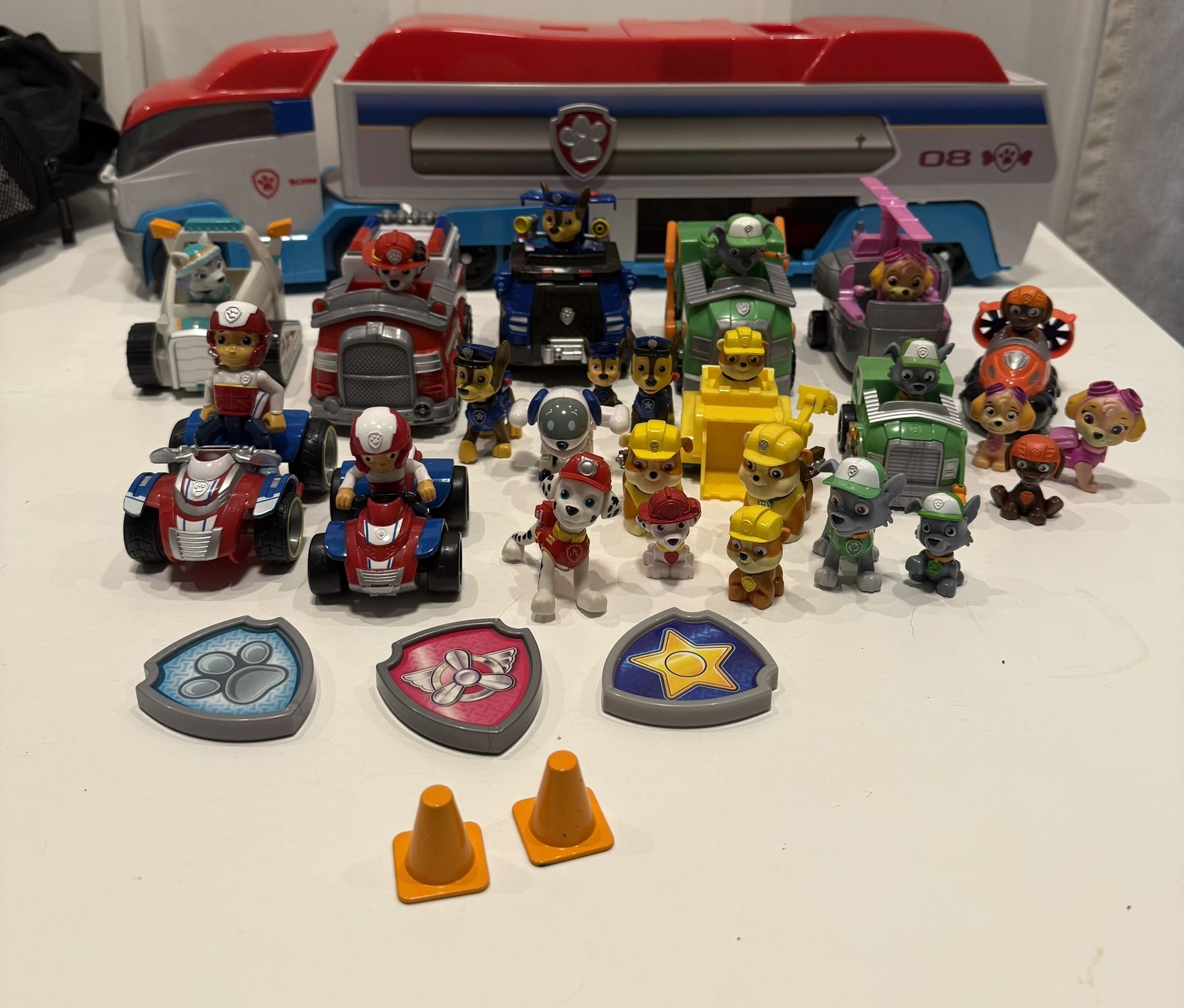 BIG Lot Paw Patrol Toys! Pick up Grand and Harlem in Elmwood Park.