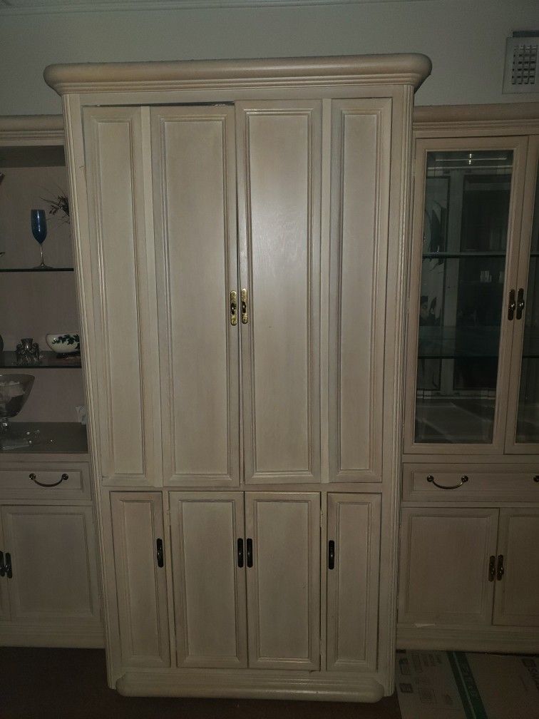 Hutch, Armoire, Entertainment Center for Sale in Alamo Heights, TX