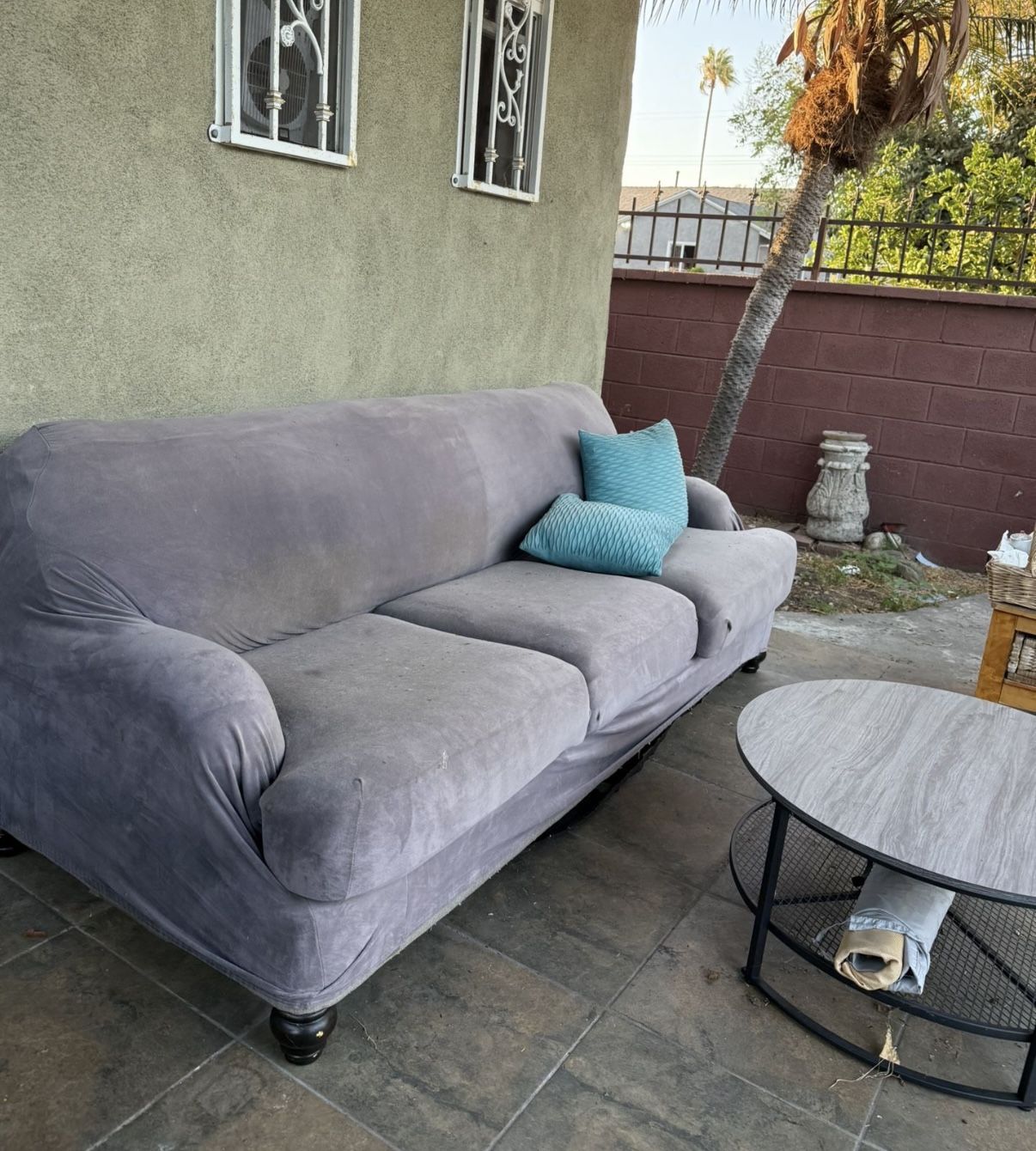 Free Couch 