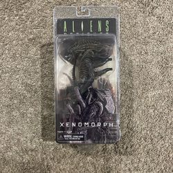 Aliens Defiance Xenomorph Figure.