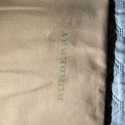 Authentic Burberry Purse 👜 With Dust bag 