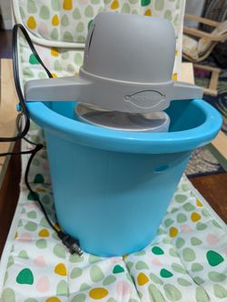 Mechanical Ice Cream Maker With 4 Boxes Of Rock Salt