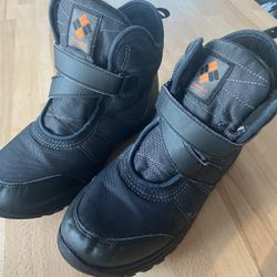 Columbia winter Boots Size 7 Youth 