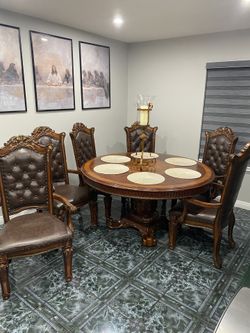 Table/chairs