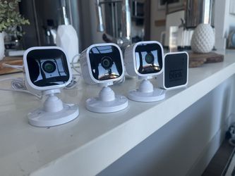 3 Blink Gen 1 Security Cameras + Blink Sync Module 2 - Like-New