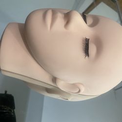 Eyelash practice Manequin