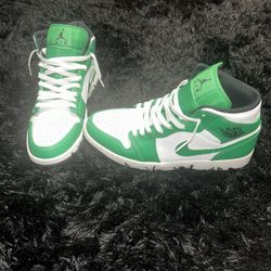 Jordan 1 Mid Lucky Green Size 9.5