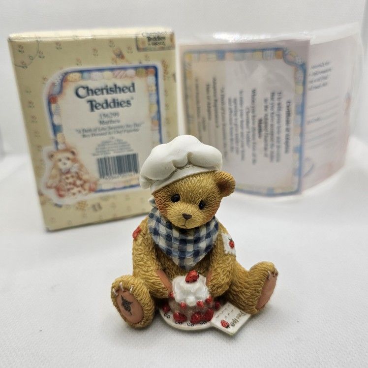 New Cherished Teddy Figurine MATTHEW CHEF NIB bear boy cake Love Birthday Cook
MIN CONDITION, STORED IN THE BOX, COMES WITH ORIGINAL PACKAGING
MATT