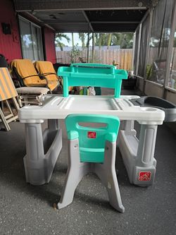 Step 2 Kids Art Desk with Chair