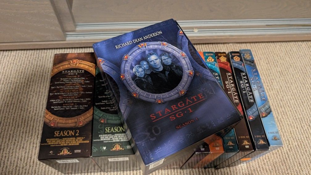 Stargate TV Series S1-10 (DVD)