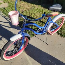 Huffy Fesno Girls Beach Cruiser Bike