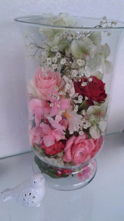 Base with flowers/ jaron de Flores