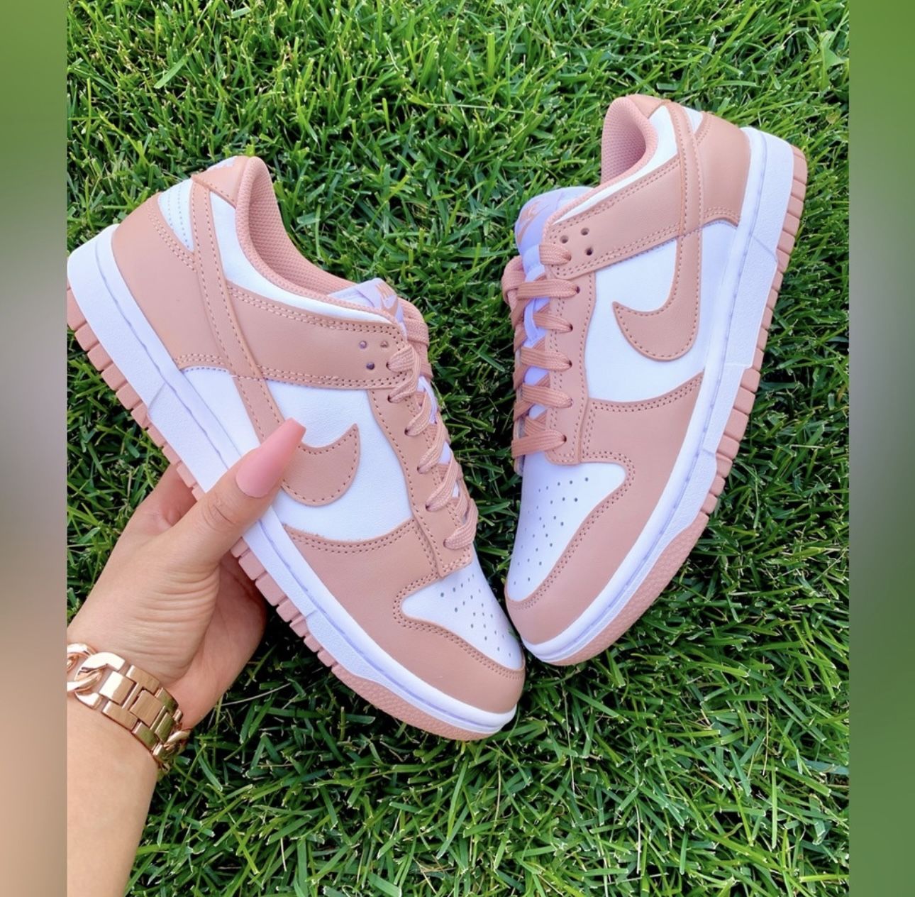 Nike dunk low “Rose Whisper” size 7 Women’s