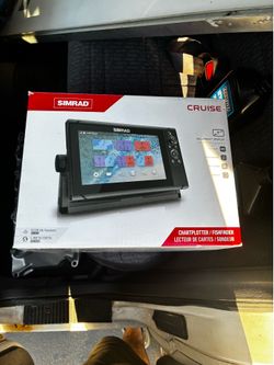 Simrad Cruise 9” w/ transducer