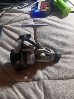 DAIWA AS1350 VINTAGE SPINNING REEL REAR DRAG.