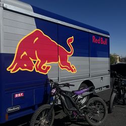 2023 surron (like new)