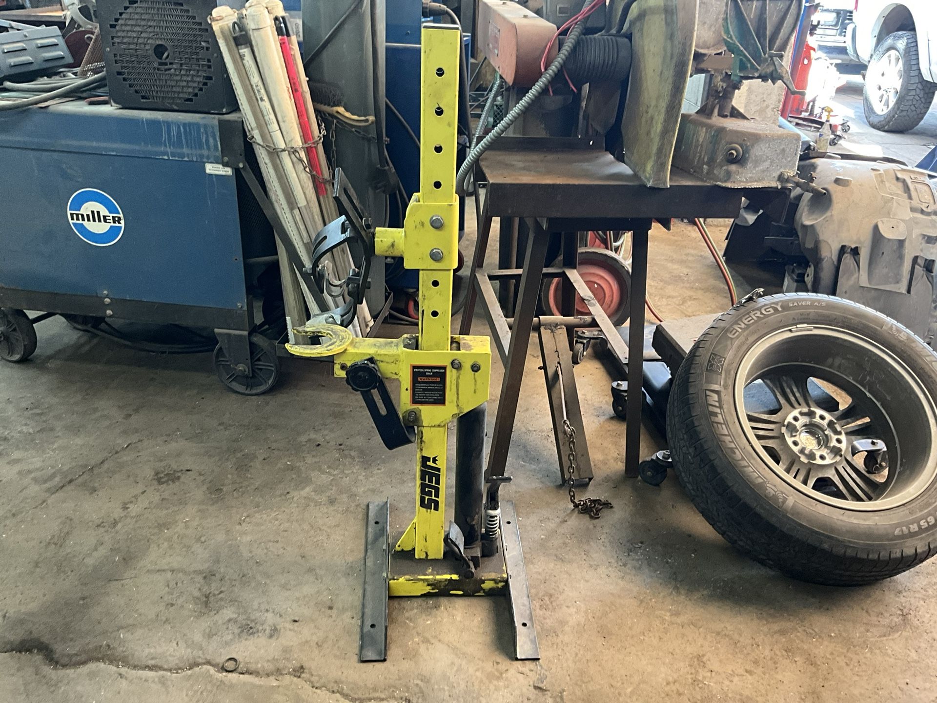Jegs Hydraulic Strut Spring Compressor 