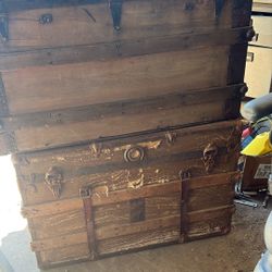 Late 1800s early 1900s migration boxes