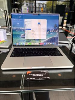 MacBook Pro 14” M3 Pro Chip 36GB Ram 512SSD! 90 Day warranty! We offer financing.