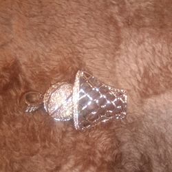 Basketball pendent