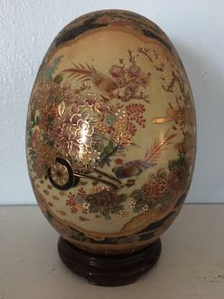 Oriental decorative egg