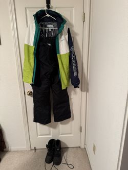 Boys / Kids Columbia ski coat and pants with Itasca snow boots