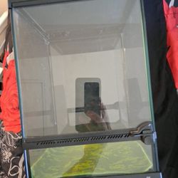 Small Locking Terrarium