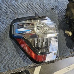 Toyota 4runner Taillight  ( Driver Side)