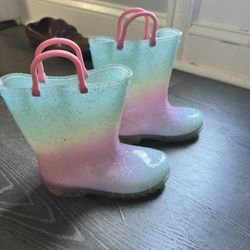 Girls size 12 rain boots light up