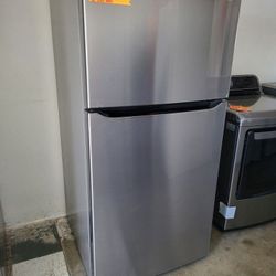 LG Top Freezer Refrigerator 20 Cubic Feet L7