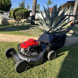 HondaHRC 216  hydrostatic transmission Commercial Lawn Mower