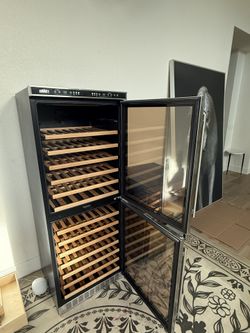 Summit Commercial Glass-Door Wine Cellar / Refrigerator