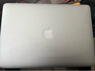 Apple MacBook Air (early 2015)