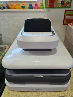Heat press. T shirt press