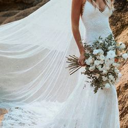 KISSPROM WEDDING DRESS