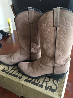 Women’s size 9 leather boots