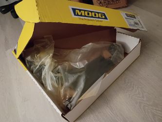 NEW Moog RK620676 Front Right Lower Control Arm - Fits Chevy Impala, BuickPrice: $50 OBO