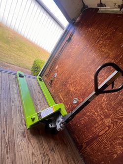 U line pallet jack