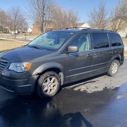 2010 Chrysler Town & Country