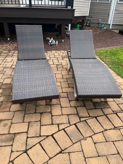 Lounge Chairs (2)