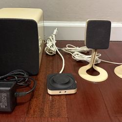 Dell Speaker system with subwoofer (2.1 channel)