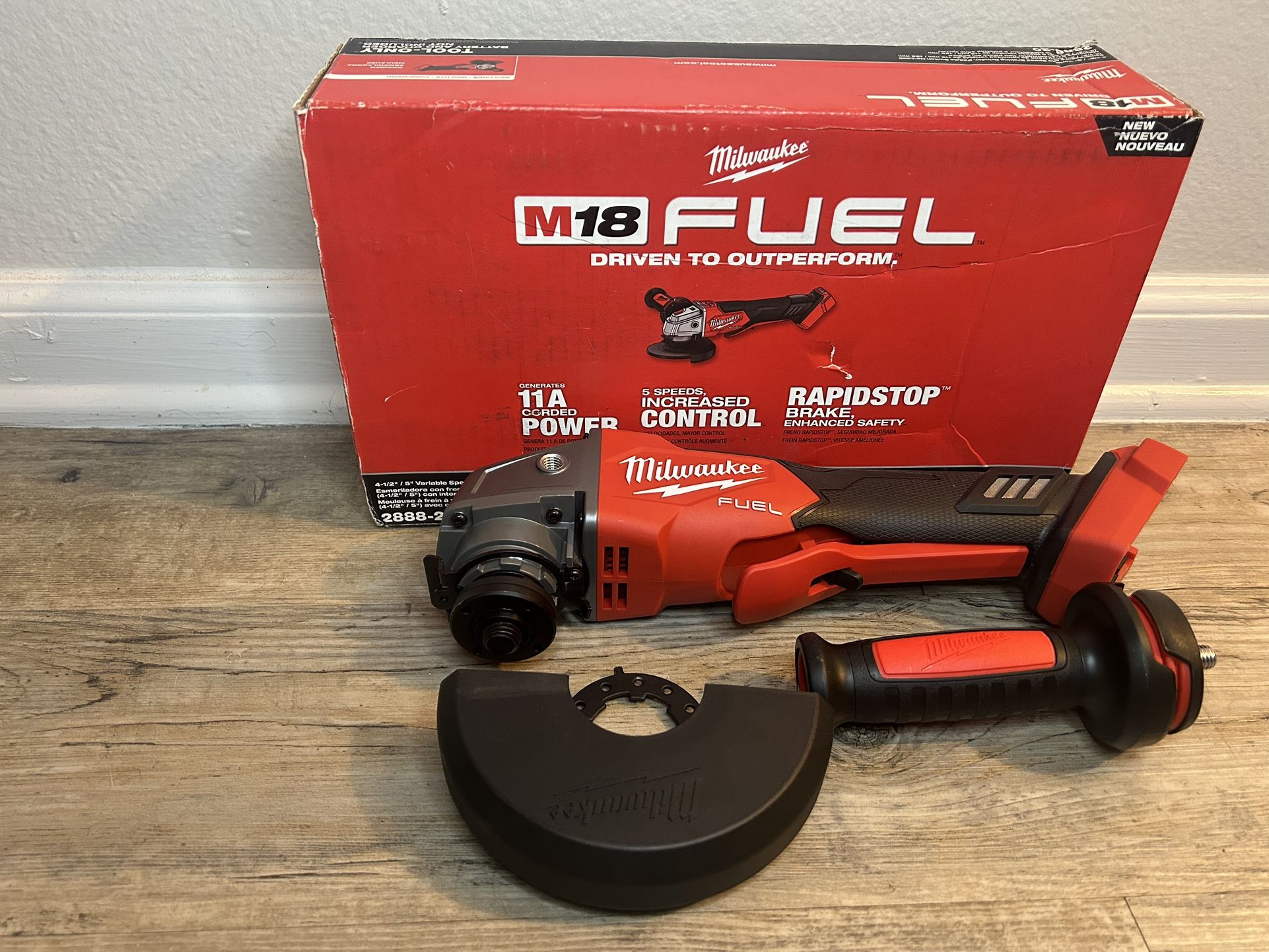 2888-20 Milwaukee M18 FUEL 18V Lithium-lon Brushless Cordless 4-1/2 in./ 5 in. Grinder with Variable Speed & Paddle Switch (Tool-Only)