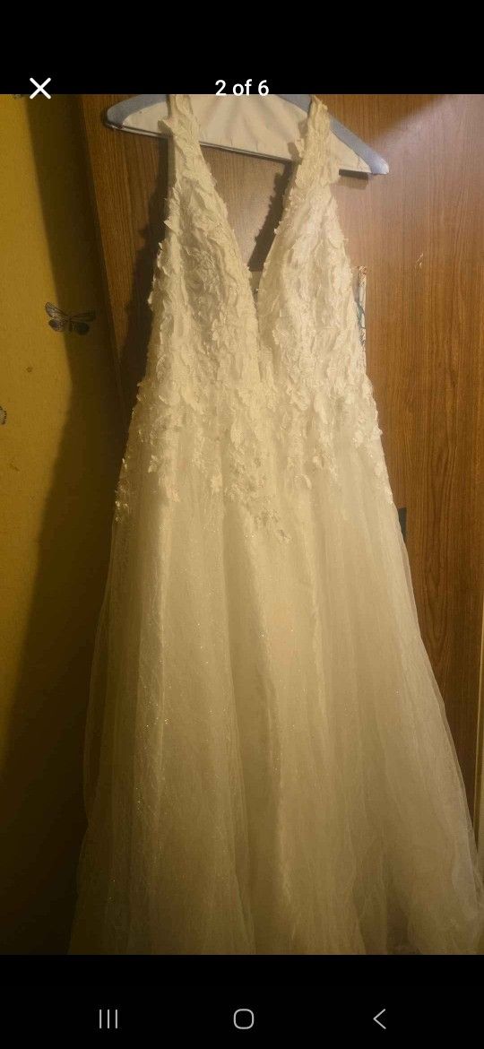 Wedding Dress For Sale Worn Only One Time 