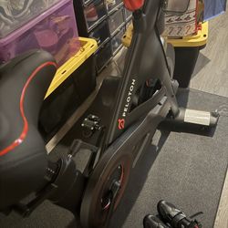 2025 Peloton bike