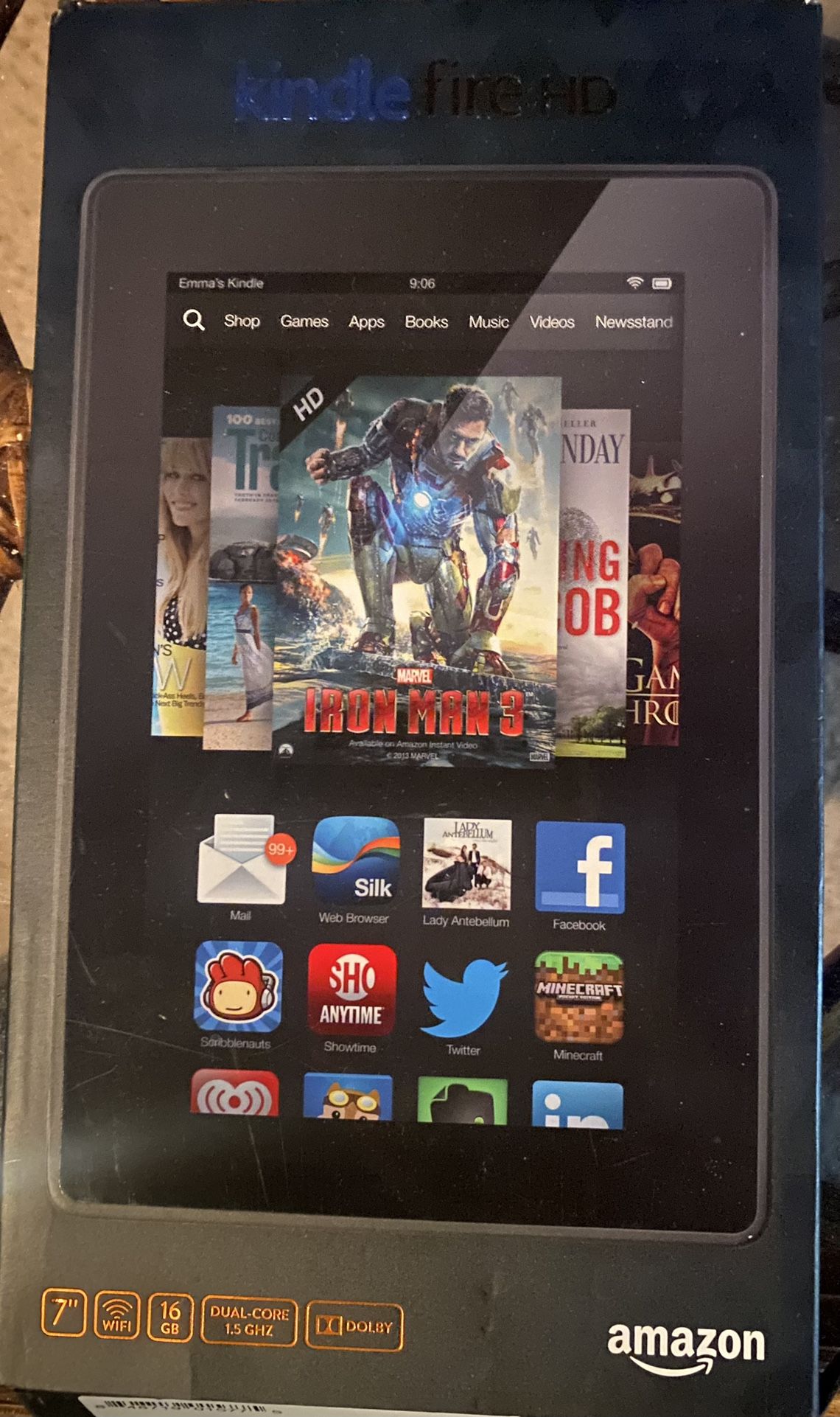 2 Kindles Fire HD With 2 Cases 4 Items