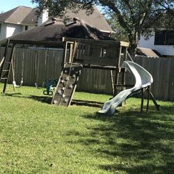Kids Outdoor Swing Play set Used Need To Take apart $200  Must Dig Out And Leave Yard Undamaged 