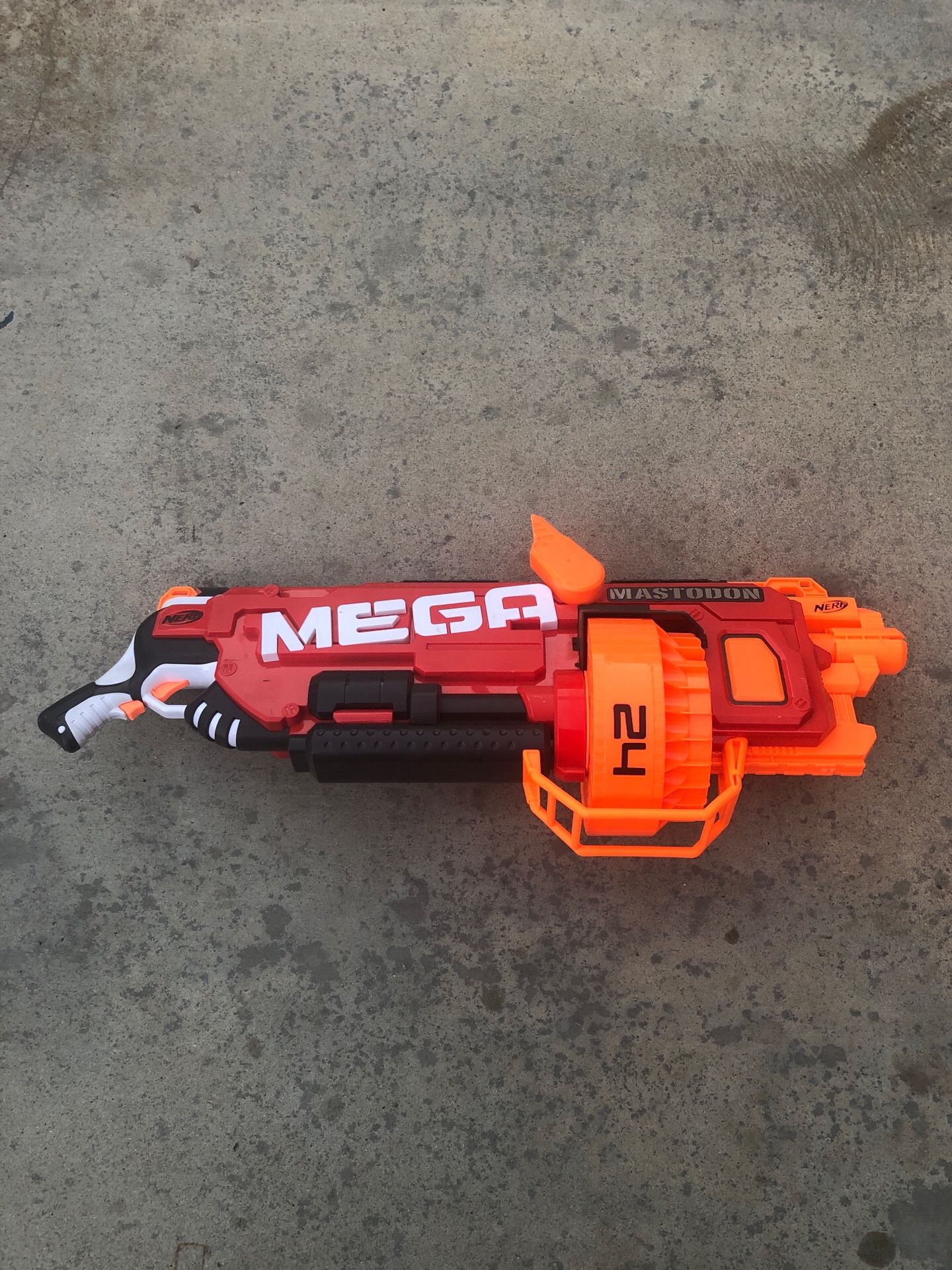Nerf mega mastodon handle is broken and is missing battery cover