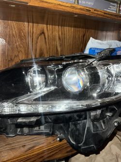 Lexus’s Lights Broken Good Condition 
