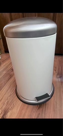 Step trash can, step garbage bin